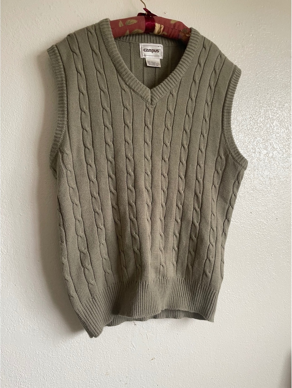 Men’s Campus 70s gorpcore academia grandpacore cable knit sweater vest large xl